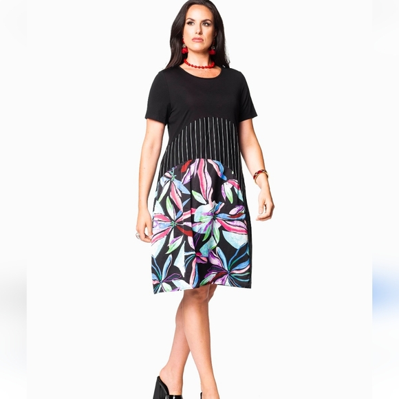 Gorgeous Rayon dress - Picture 1 of 8